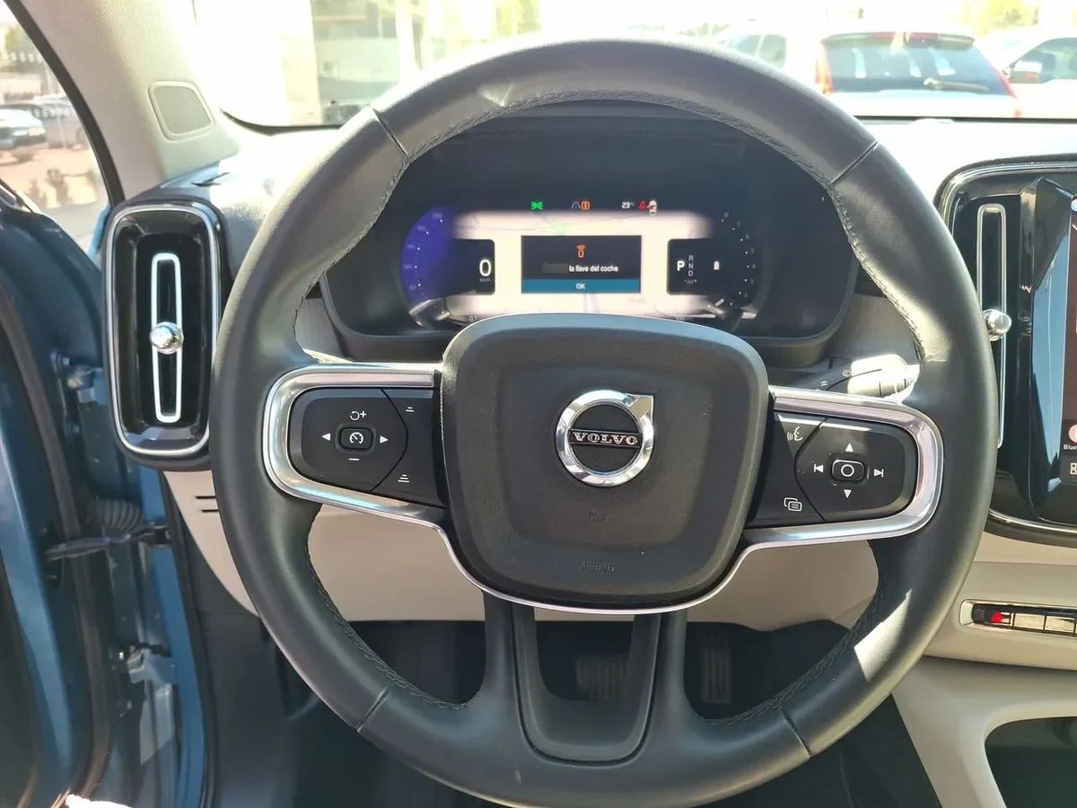 Volvo Xc40 2.0 B4 Plus Hibrido Fwd 4x2 At 5p año 2025