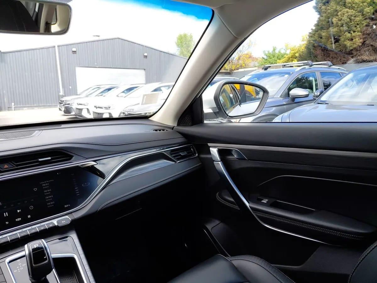 Geely Azkarra 1.5t Comfort 4x2 6at 5p año 2023