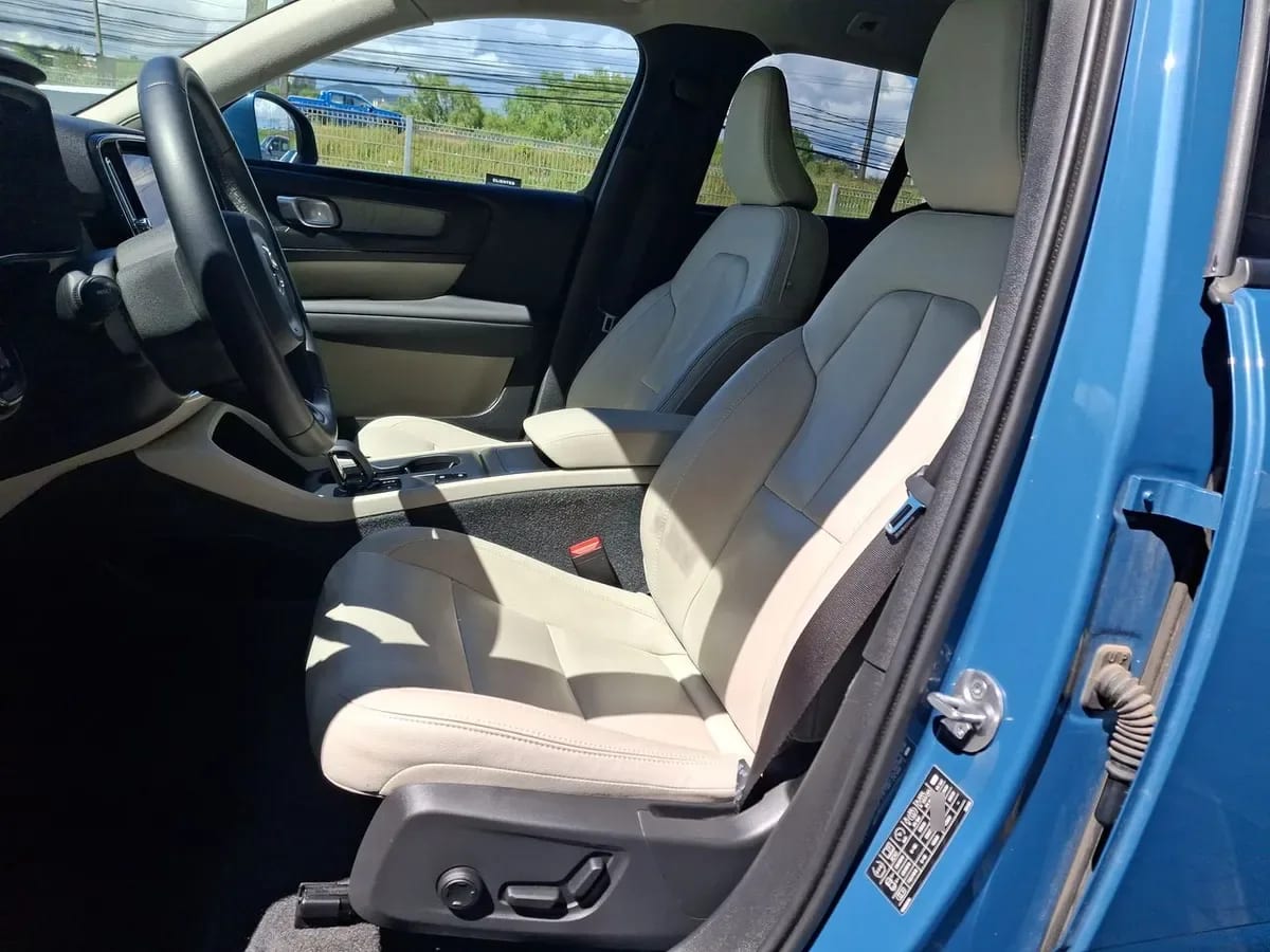 Volvo Xc40 2.0 B4 Plus Hibrido Fwd 4x2 At 5p año 2025