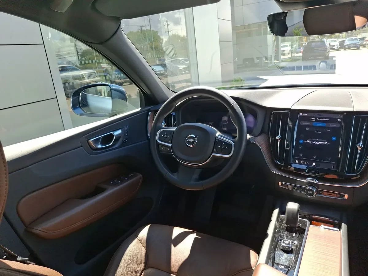 Volvo Xc60 2.0 T8 Recharge Plus Hybrid Awd At 5p año 2026