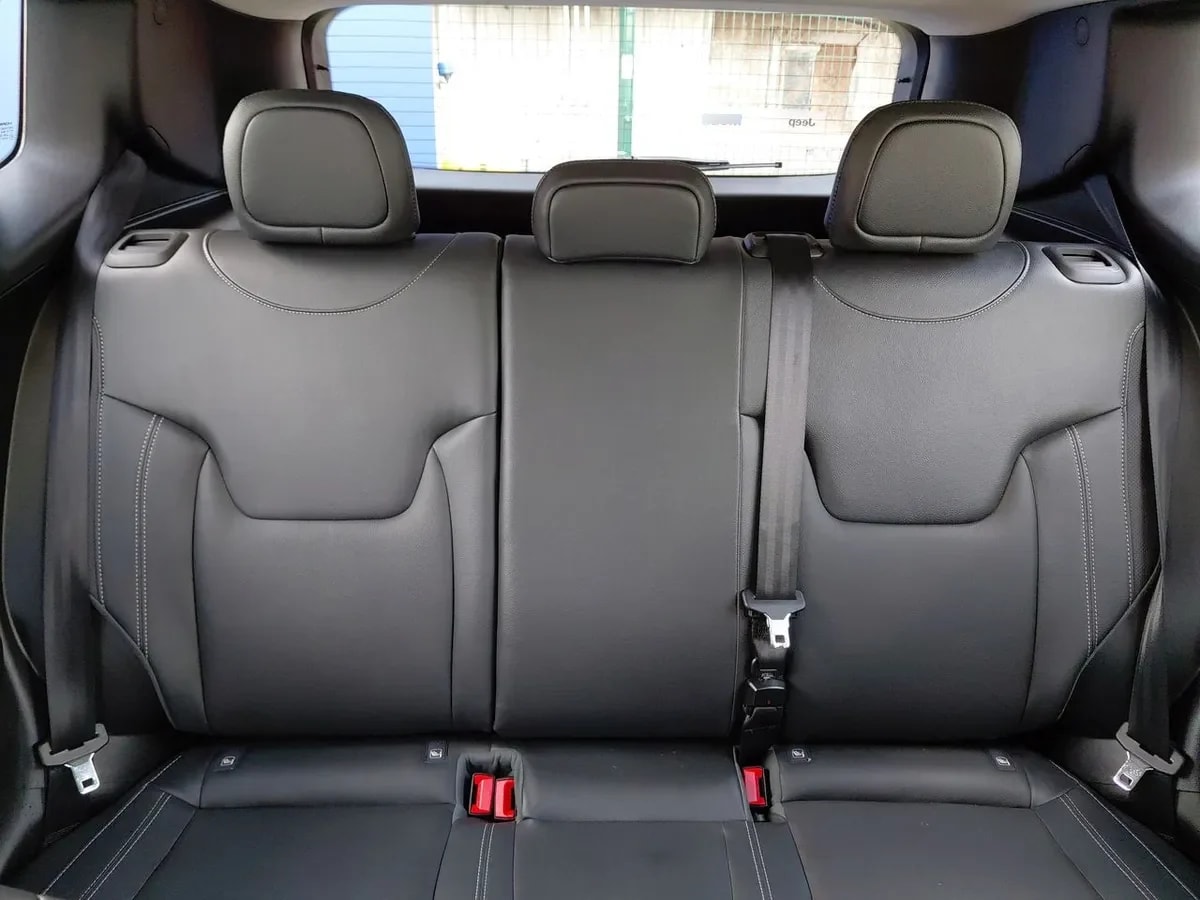 Jeep Renegade 1.3t Longitude 4x2 At 5p año 2025