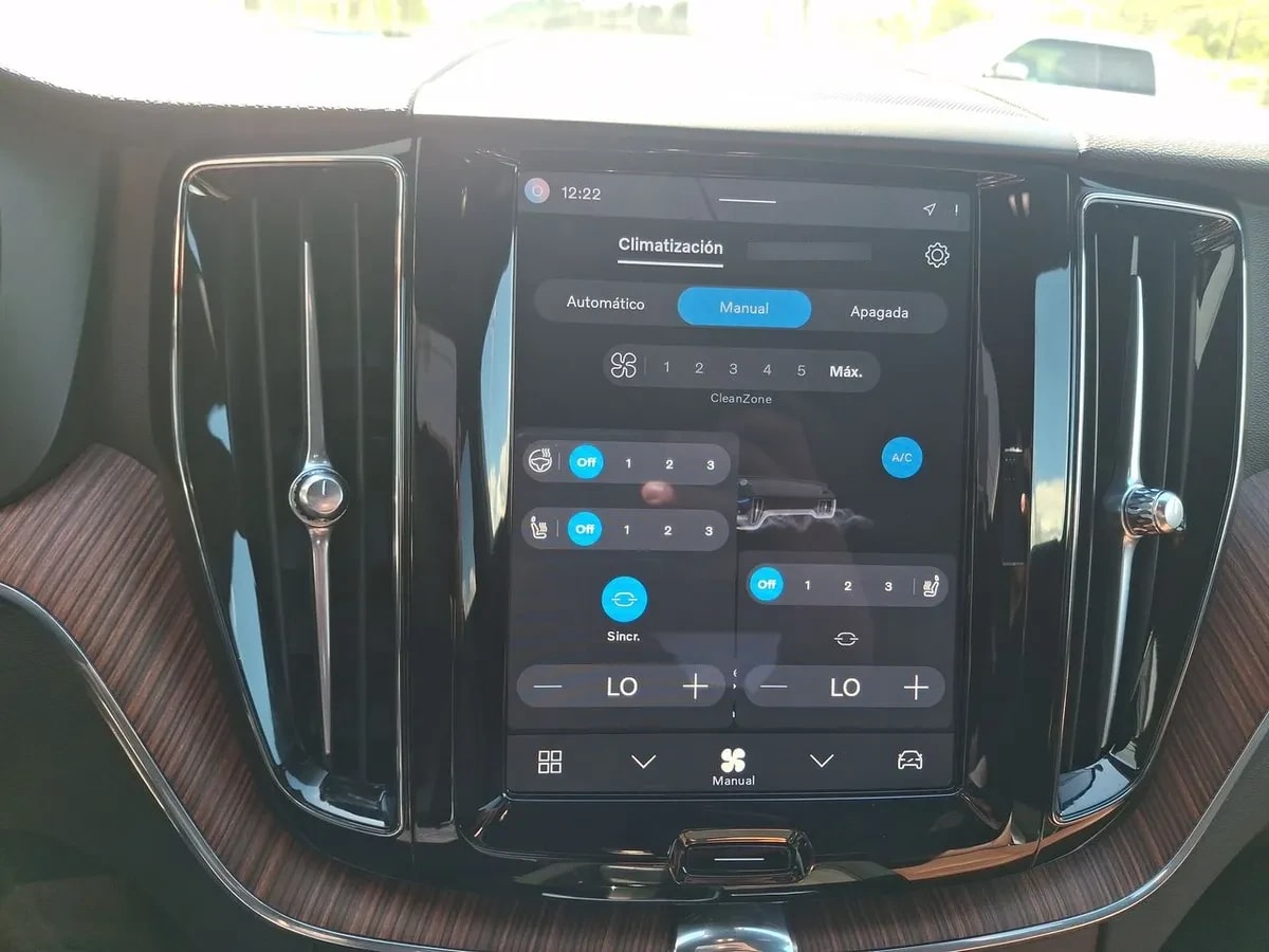 Volvo Xc60 2.0 T8 Recharge Plus Hybrid Awd At 5p año 2025