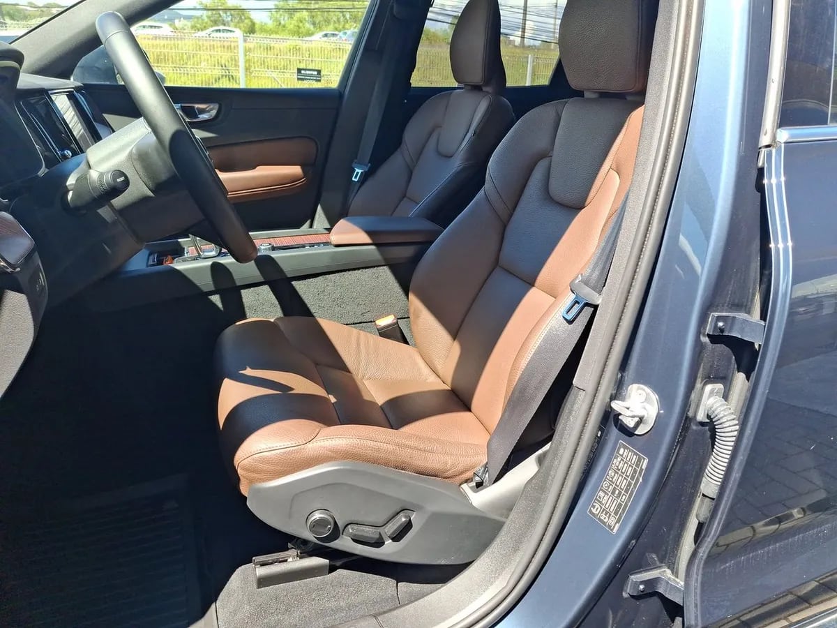 Volvo Xc60 2.0 T8 Recharge Plus Hybrid Awd At 5p año 2026