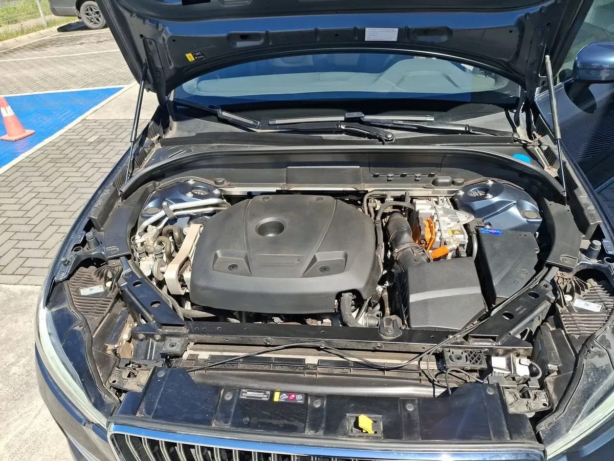 Volvo Xc60 2.0 T8 Recharge Plus Hybrid Awd At 5p año 2026