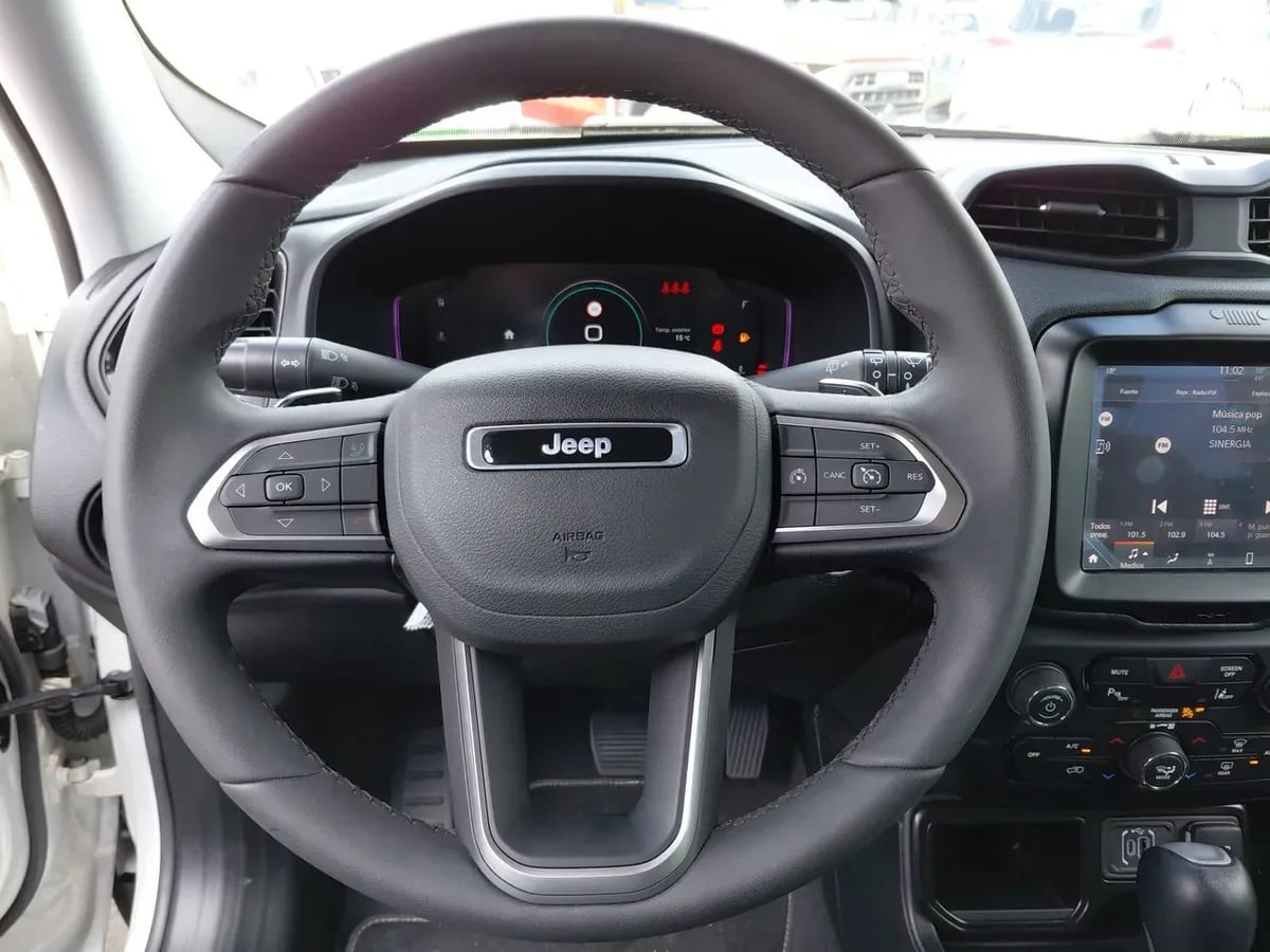 Jeep Renegade 1.3t Longitude 4x2 At 5p año 2025