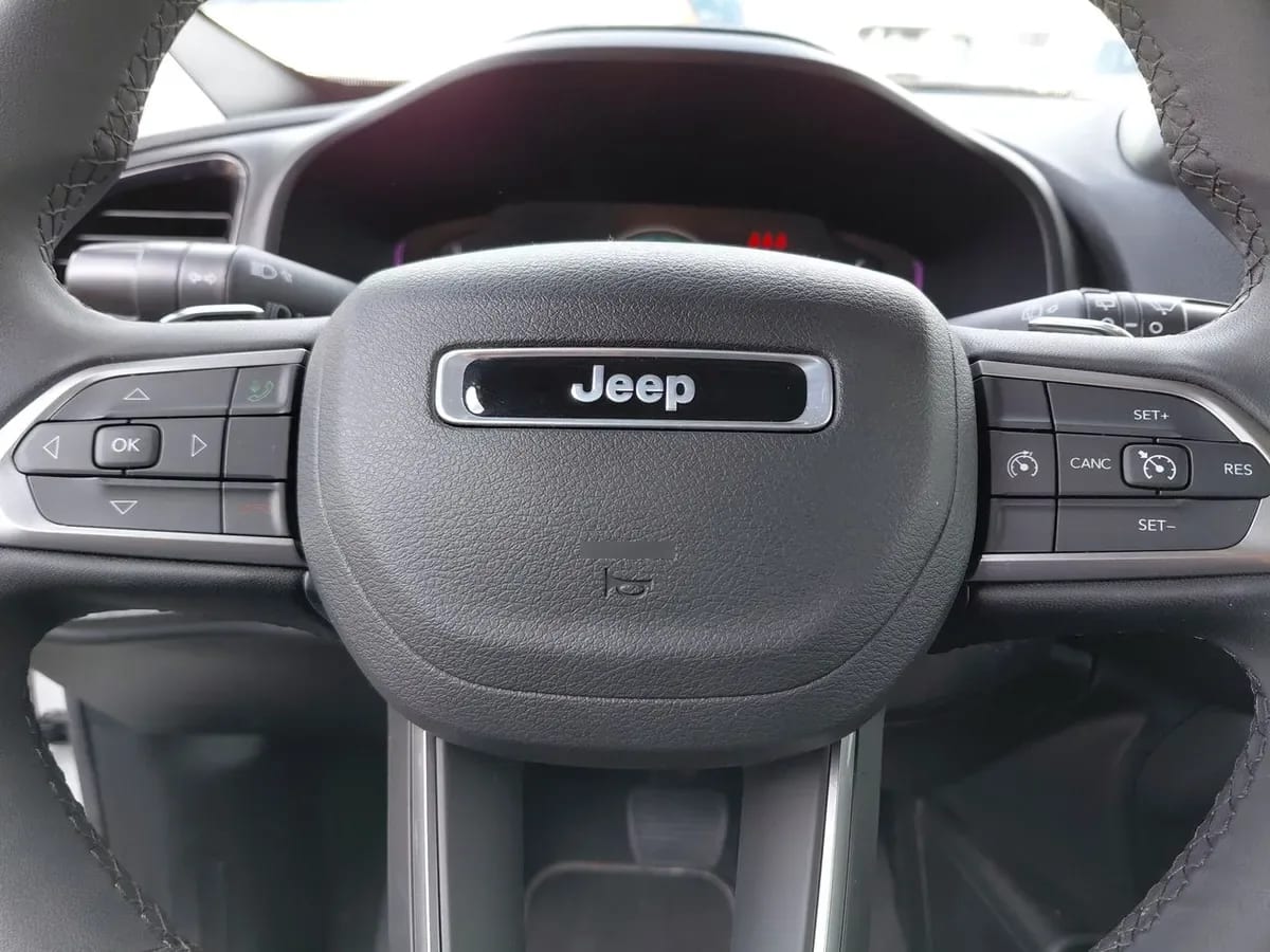 Jeep Renegade 1.3t Longitude 4x2 At 5p año 2025