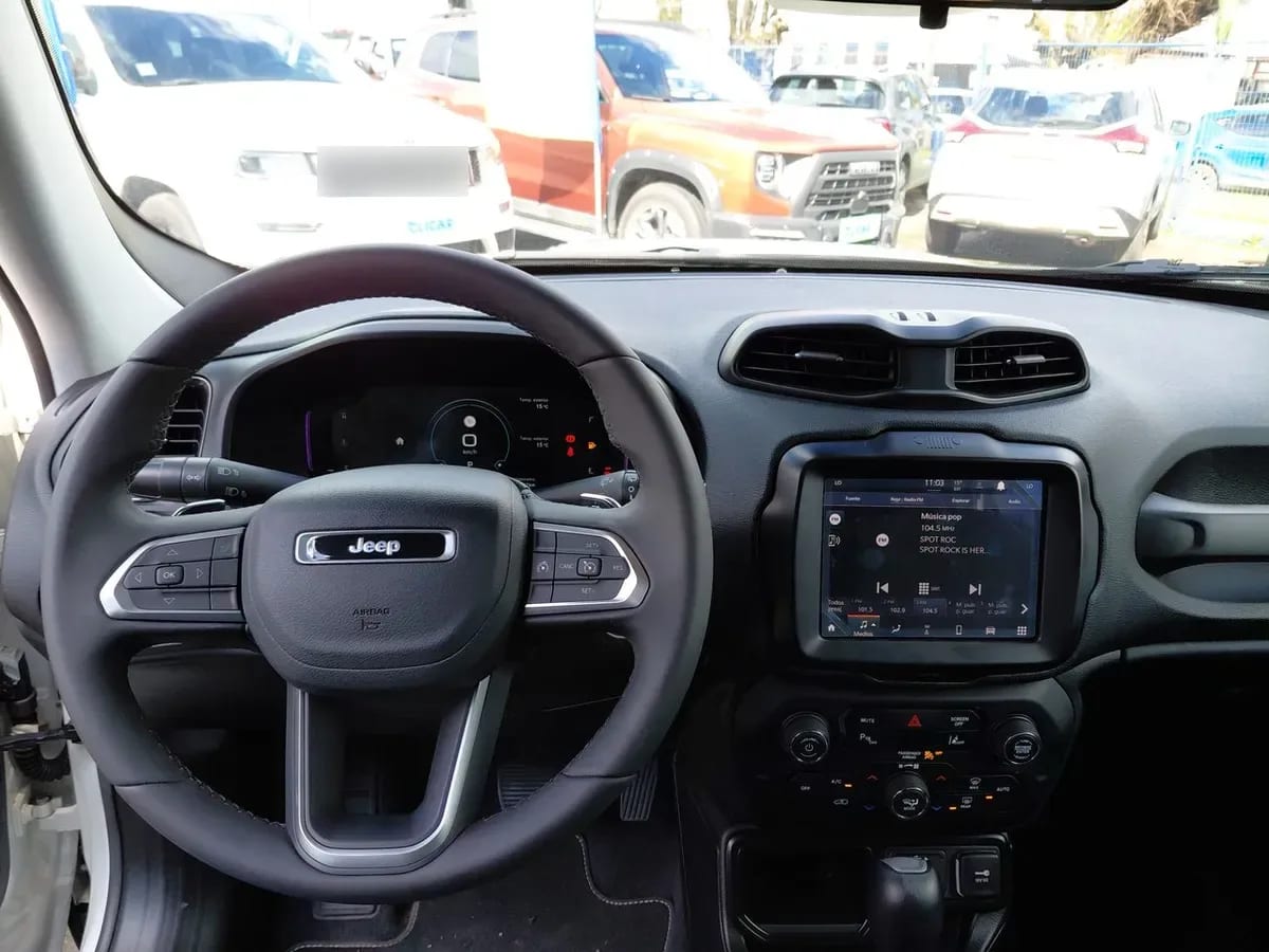 Jeep Renegade 1.3t Longitude 4x2 At 5p año 2025