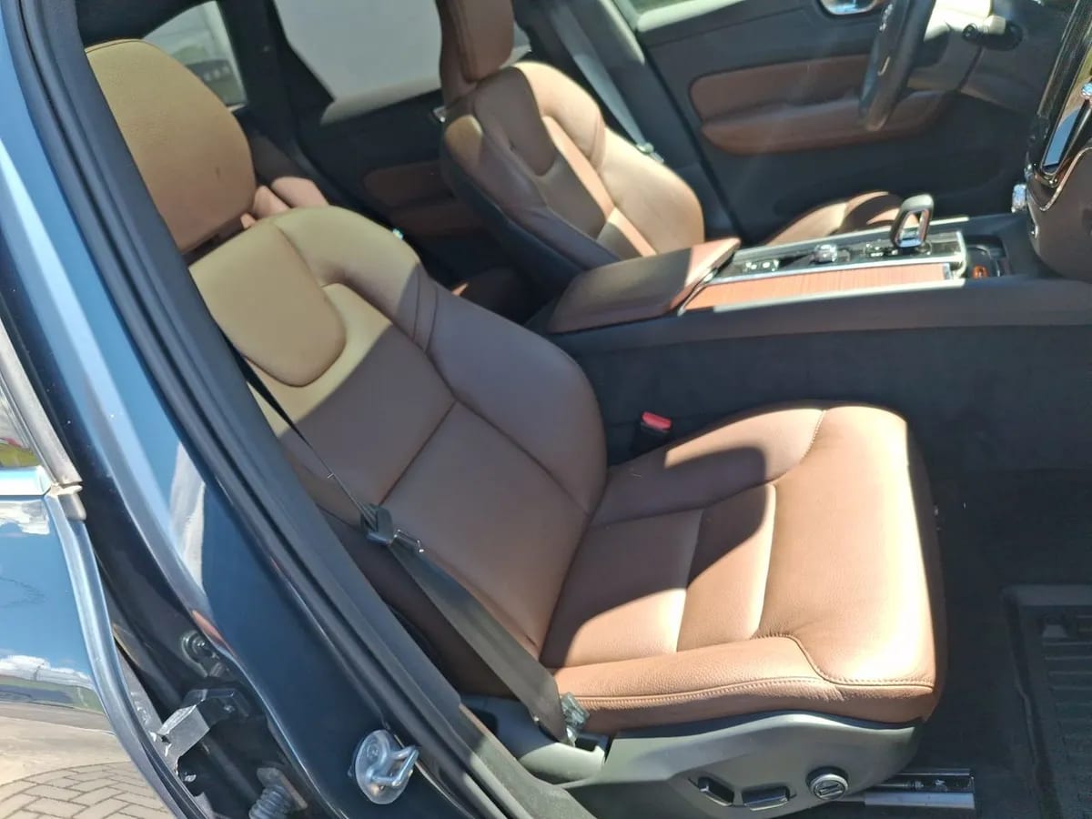 Volvo Xc60 2.0 T8 Recharge Plus Hybrid Awd At 5p año 2026