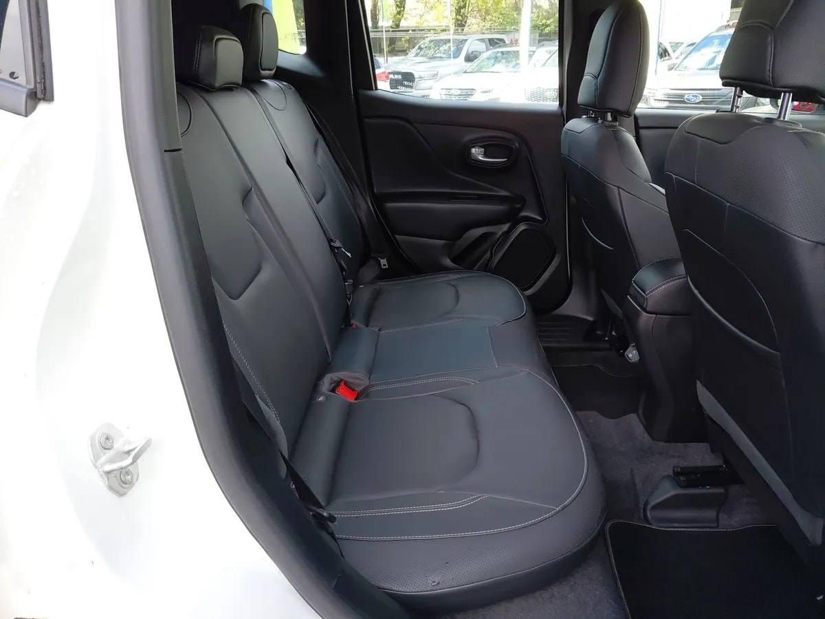 Jeep Renegade 1.3t Longitude 4x2 At 5p año 2025