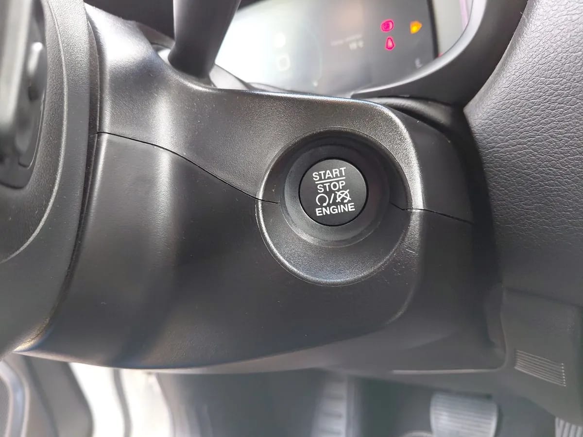 Jeep Renegade 1.3t Longitude 4x2 At 5p año 2025