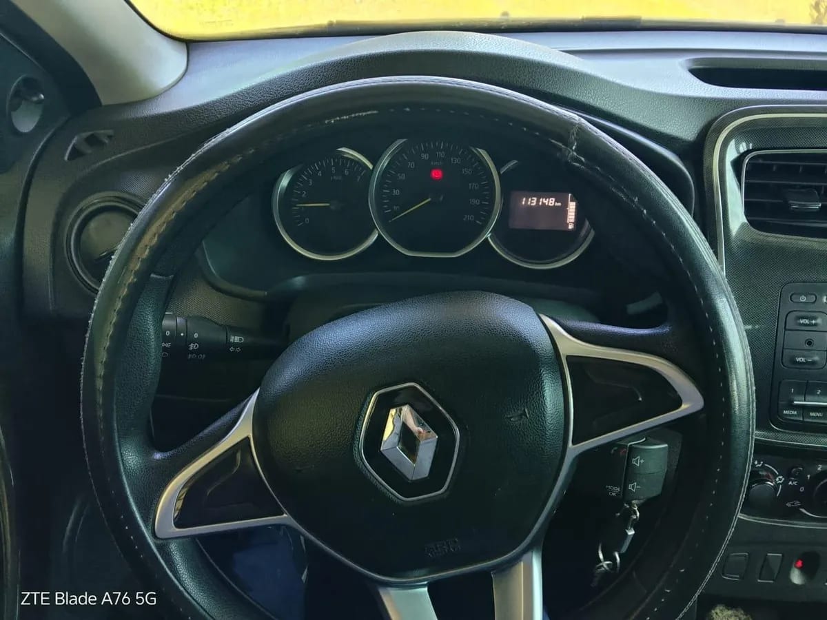 RENAULT SYMBOL 1.6 Intens Black Mt año 2019