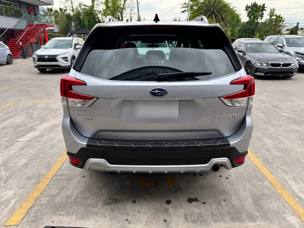SUBARU FORESTER 2.5 Awd Limited Eyesight Gardx At 4x4 año 2025