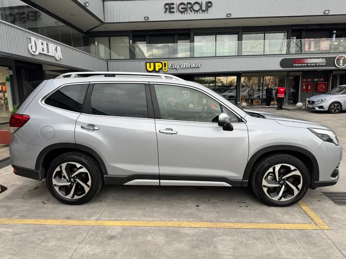 SUBARU FORESTER 2.5 Awd Limited Eyesight Gardx At 4x4 año 2025