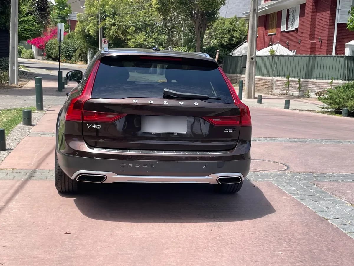 VOLVO V90 2.0 T5 Cross Country Kinetic At 4x4 año 2018