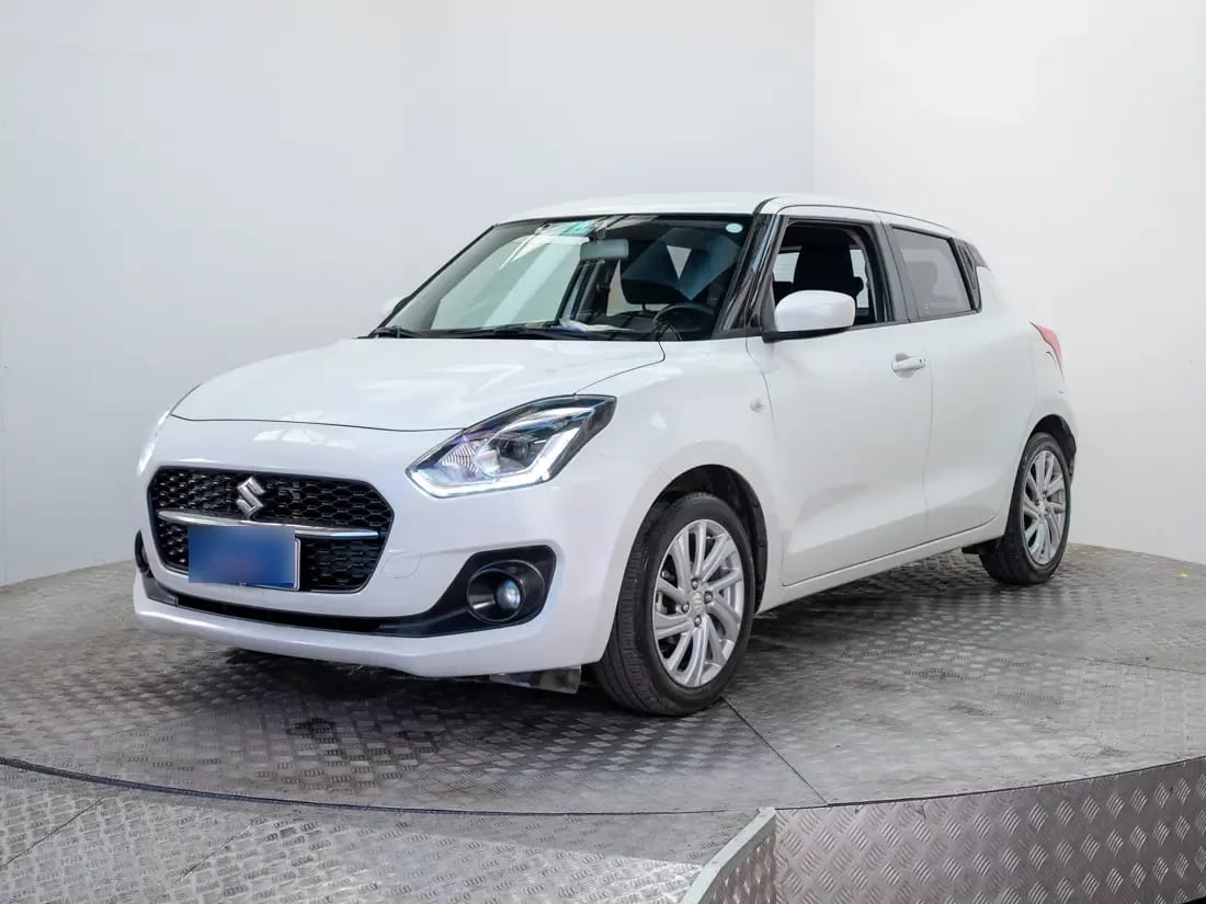 Suzuki Swift 1.2 Mt Hybrid Plus año 2024