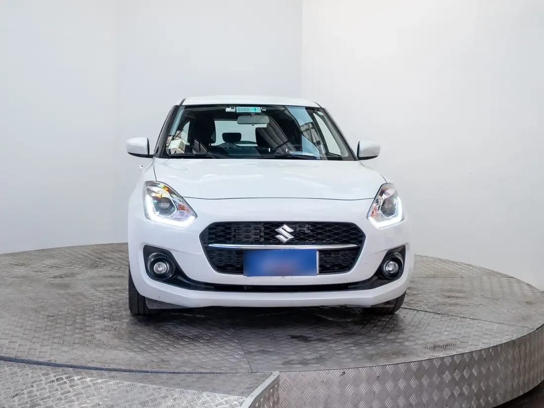 Suzuki Swift 1.2 Mt Hybrid Plus año 2024