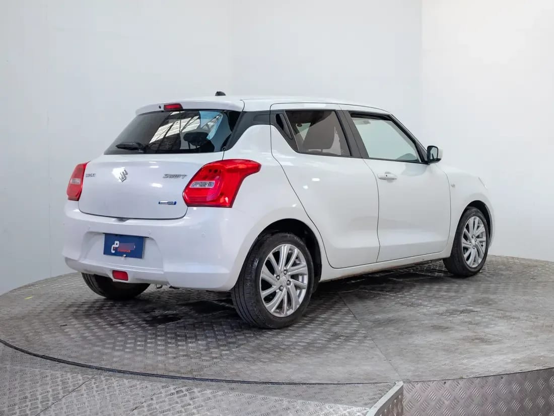 Suzuki Swift 1.2 Mt Hybrid Plus año 2024
