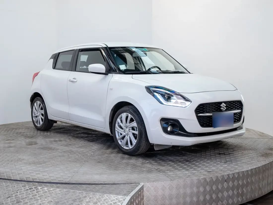 Suzuki Swift 1.2 Mt Hybrid Plus año 2024