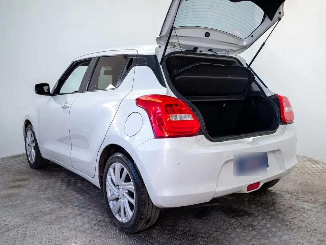 Suzuki Swift 1.2 Mt Hybrid Plus año 2024