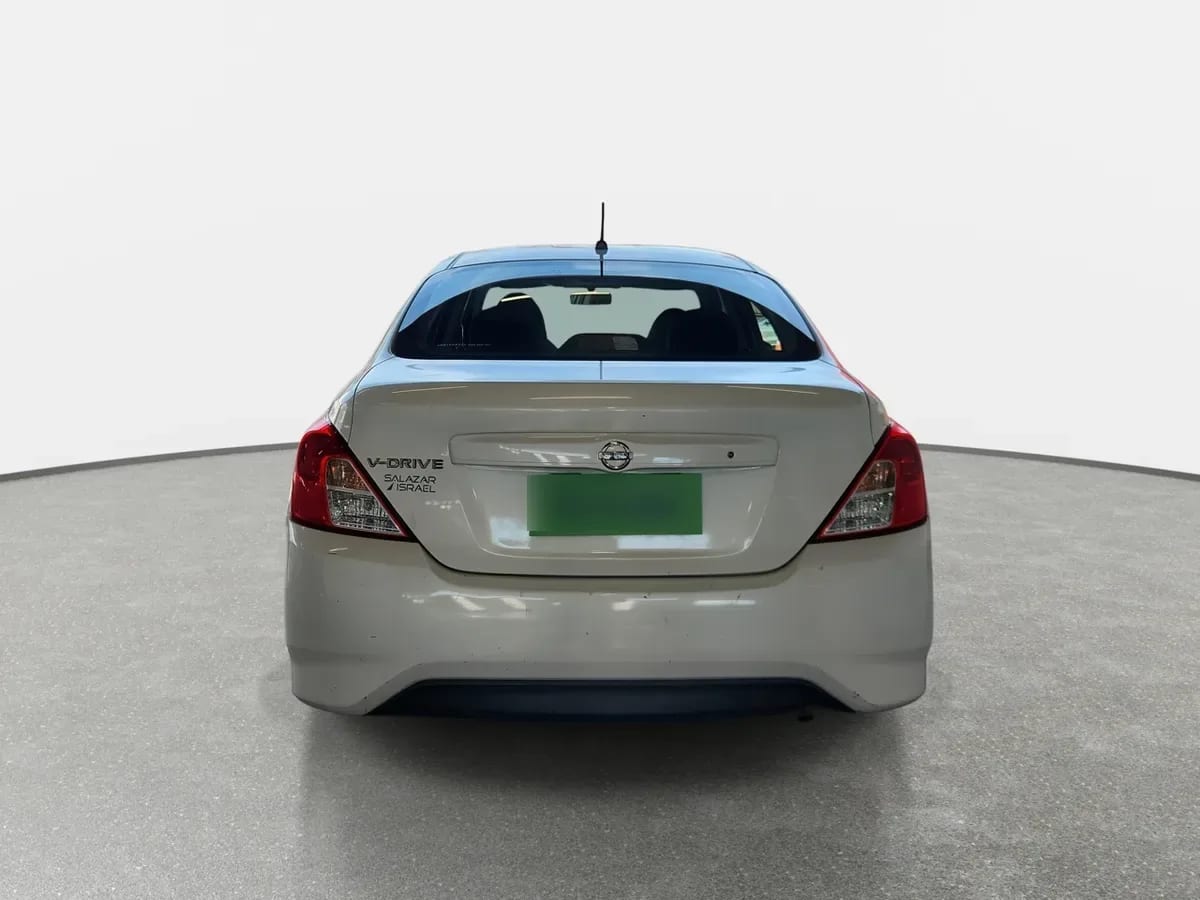 Nissan Versa 1.6 Sense 4x2 Mt 4p año 2021