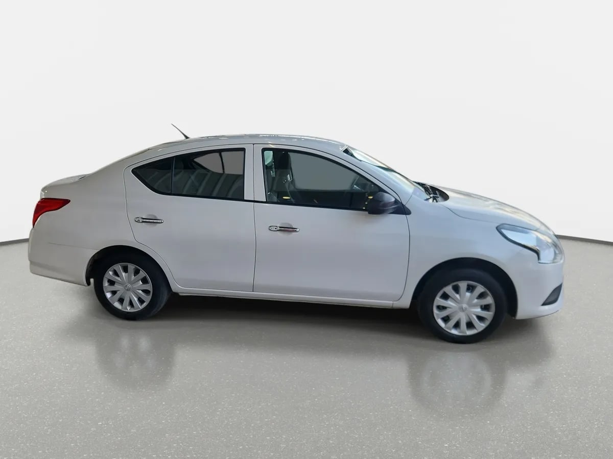 Nissan Versa 1.6 Sense 4x2 Mt 4p año 2021