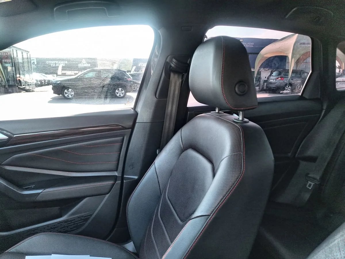 Volkswagen Jetta 2.0 Gli 4x2 At 4p año 2025