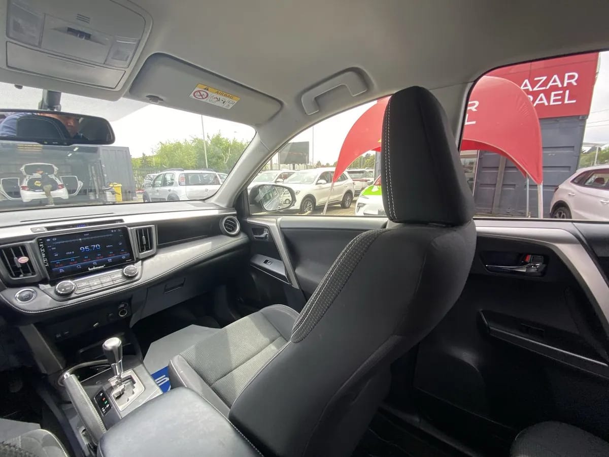 Toyota Rav 4 2.5 4x2 Super Lujo At 5p año 2019