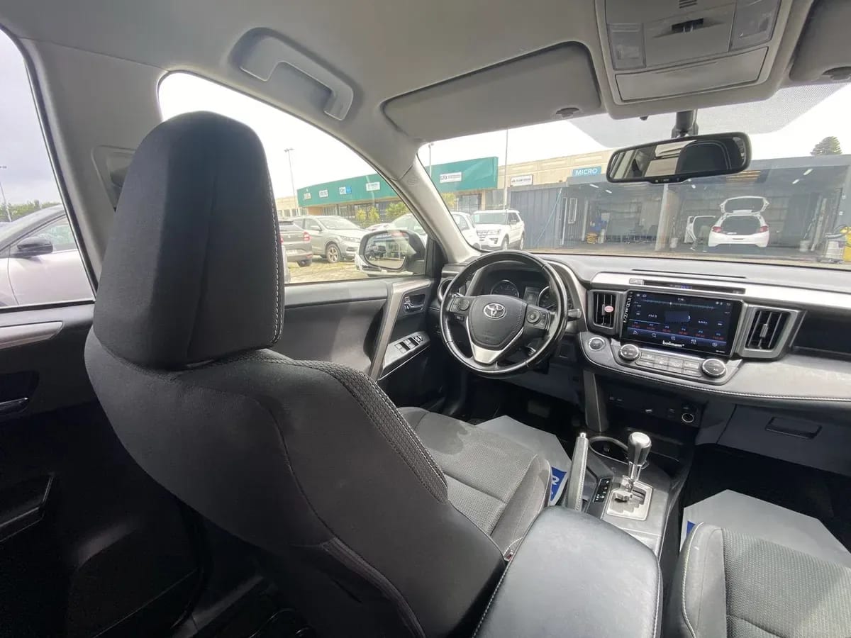 Toyota Rav 4 2.5 4x2 Super Lujo At 5p año 2019