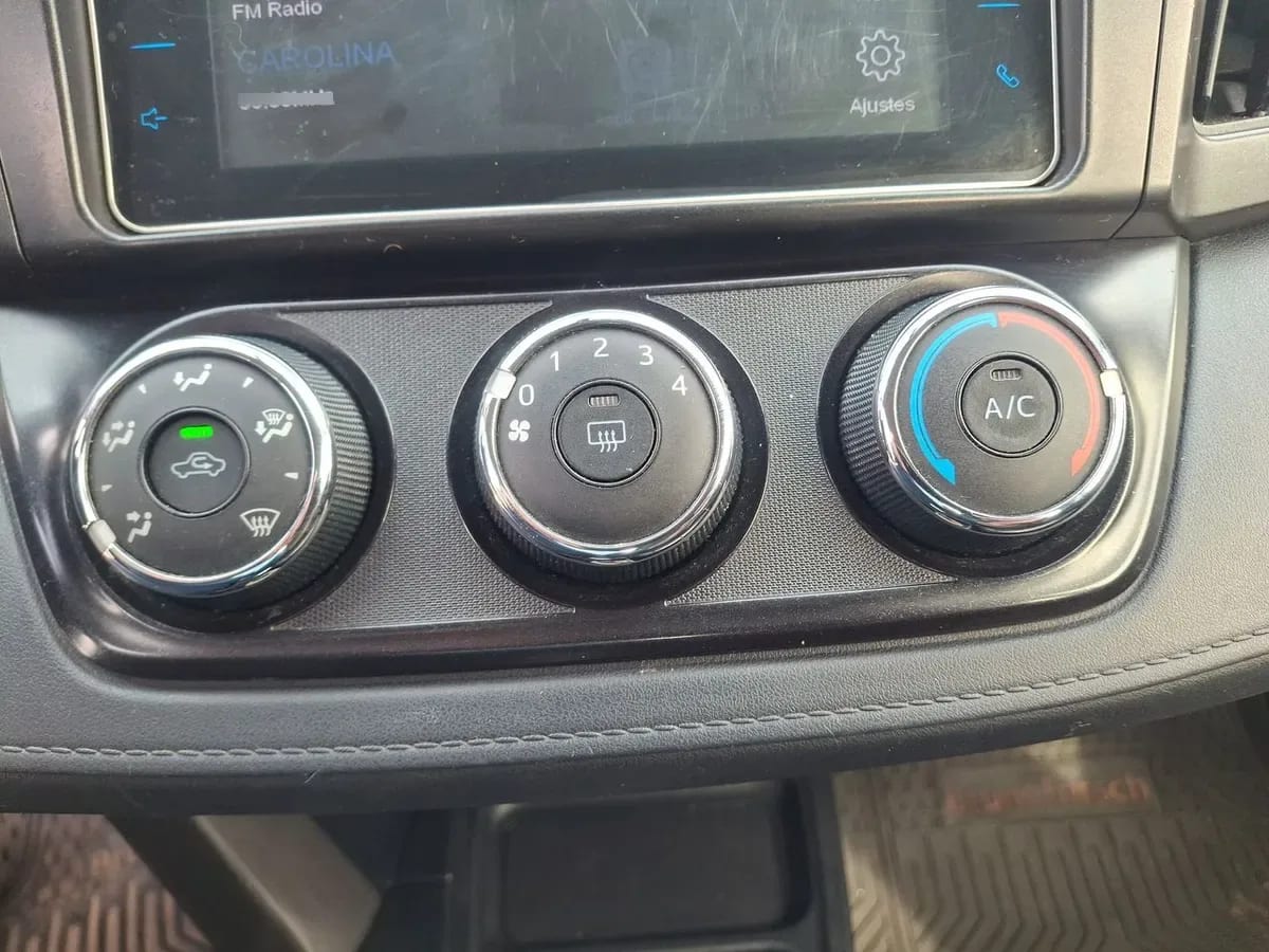 Toyota Rav 4 2.0 Standard 4x2 Mt 5p año 2019