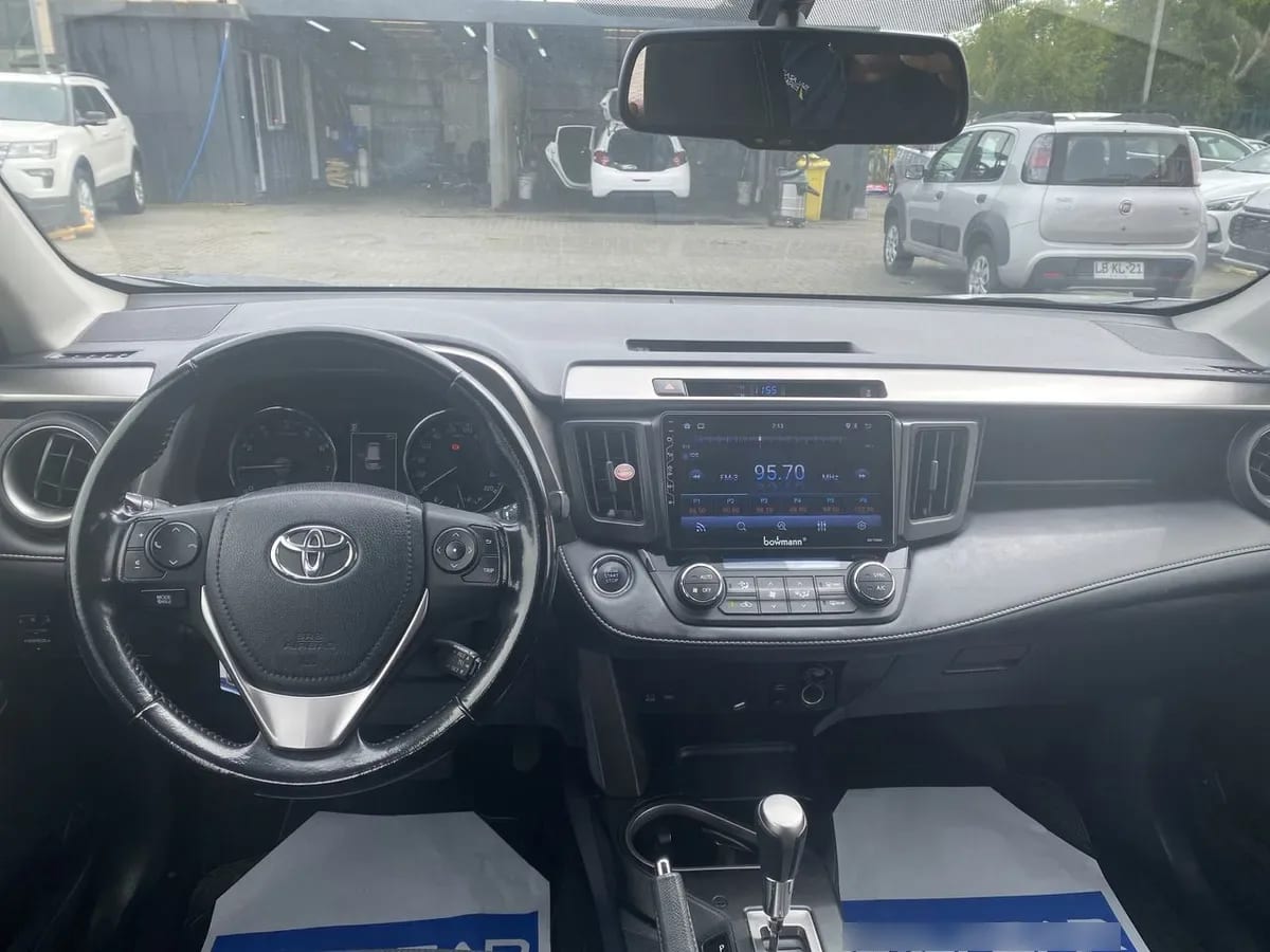 Toyota Rav 4 2.5 4x2 Super Lujo At 5p año 2019