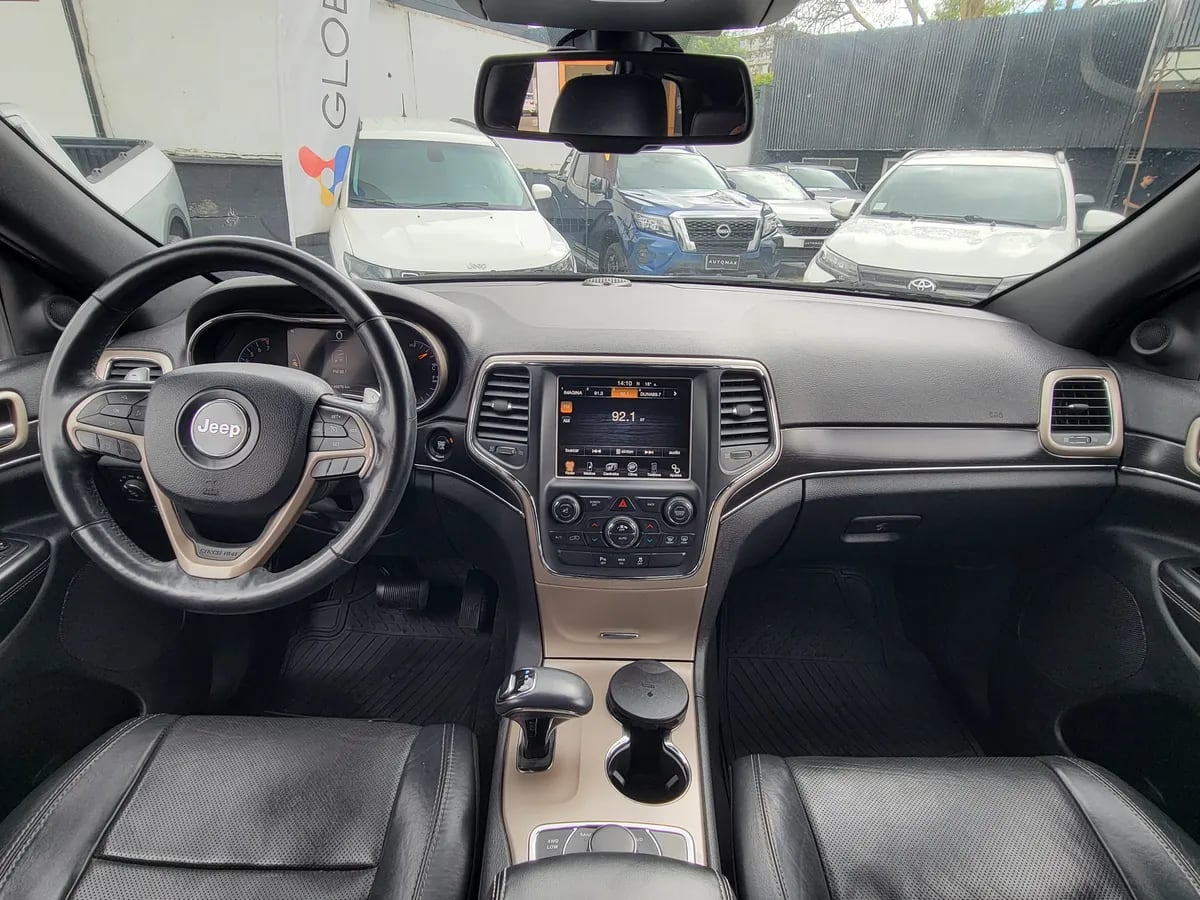 JEEP GRAND CHEROKEE  año 2015