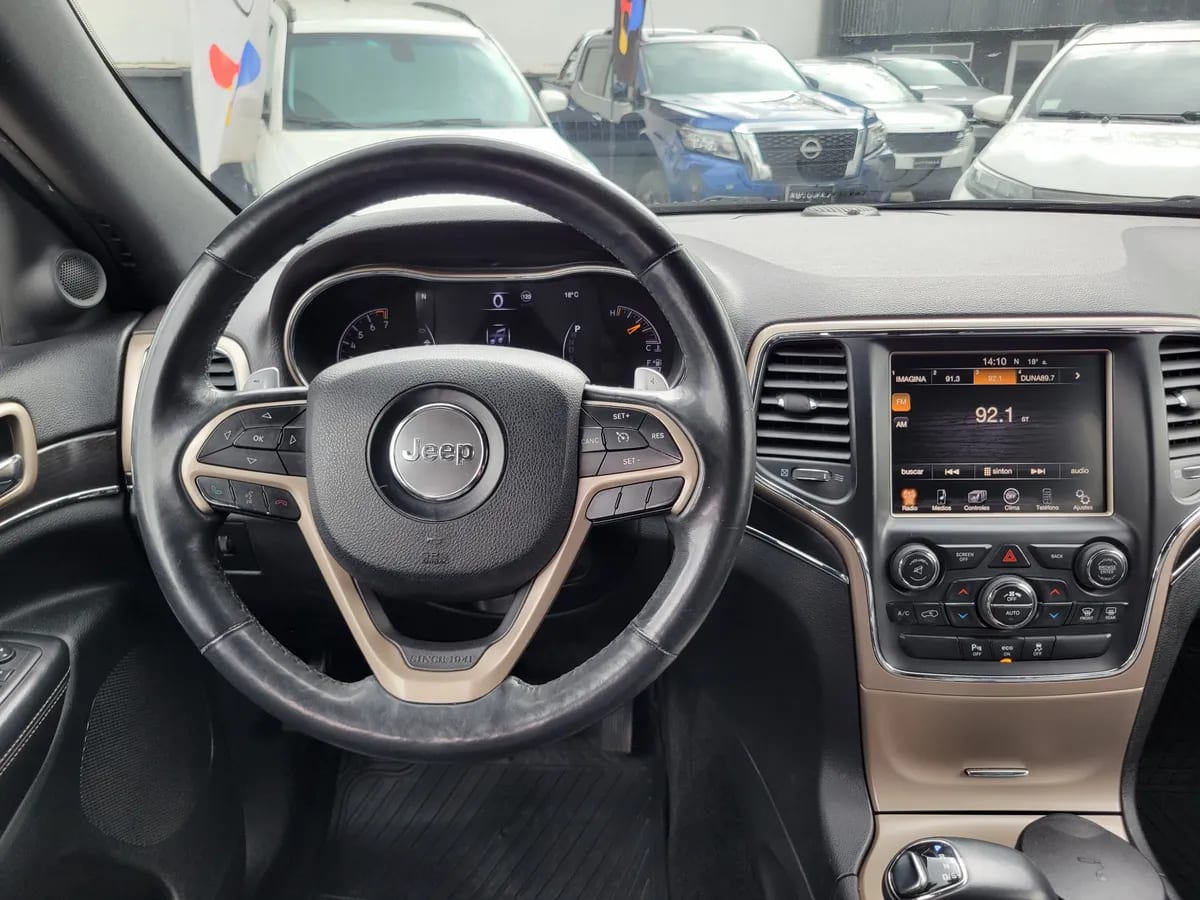 JEEP GRAND CHEROKEE  año 2015