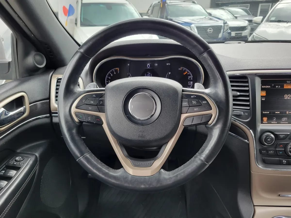 JEEP GRAND CHEROKEE  año 2015