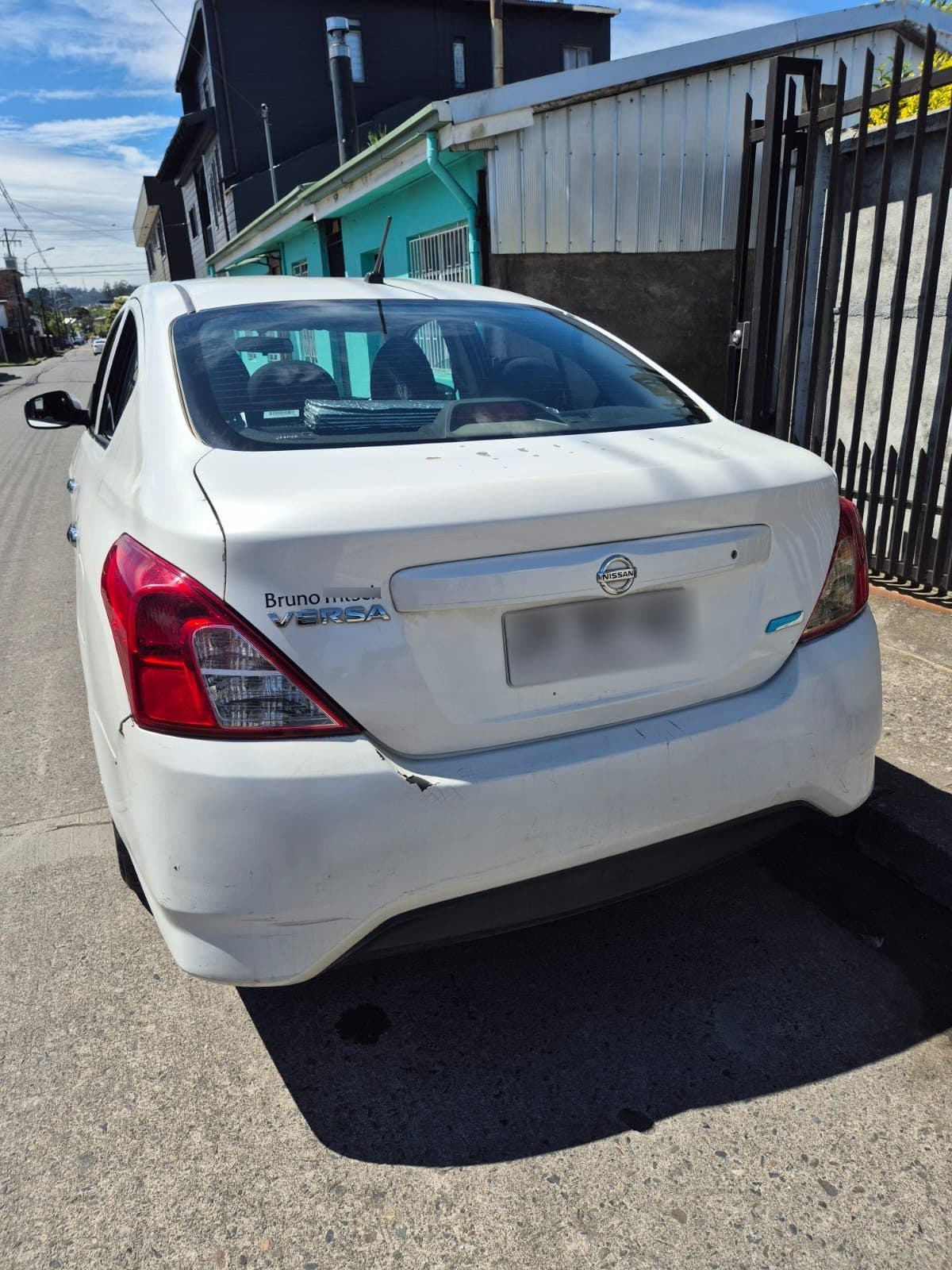 NISSAN VERSA 1.6 Advance Ac Mt 4x2 año 2017