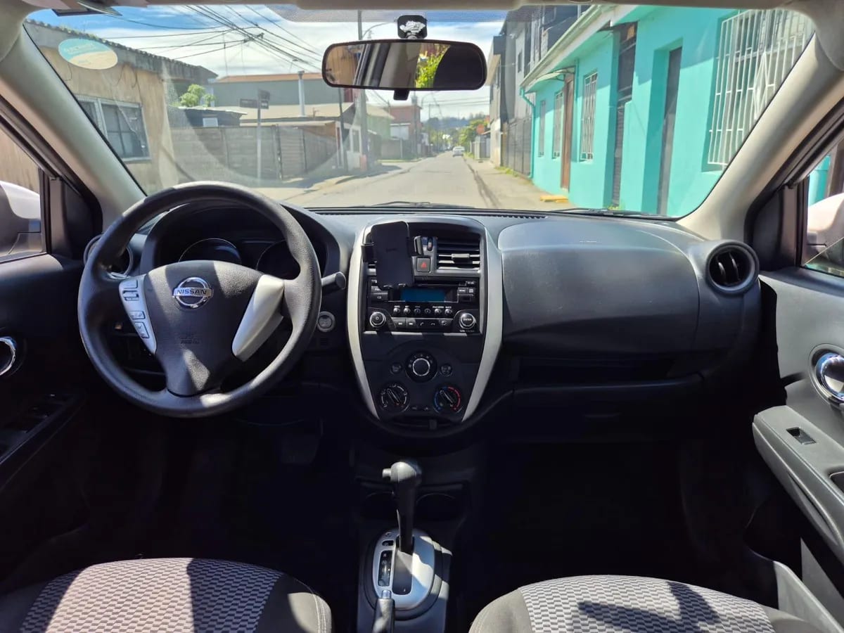NISSAN VERSA 1.6 Advance Ac Mt 4x2 año 2017