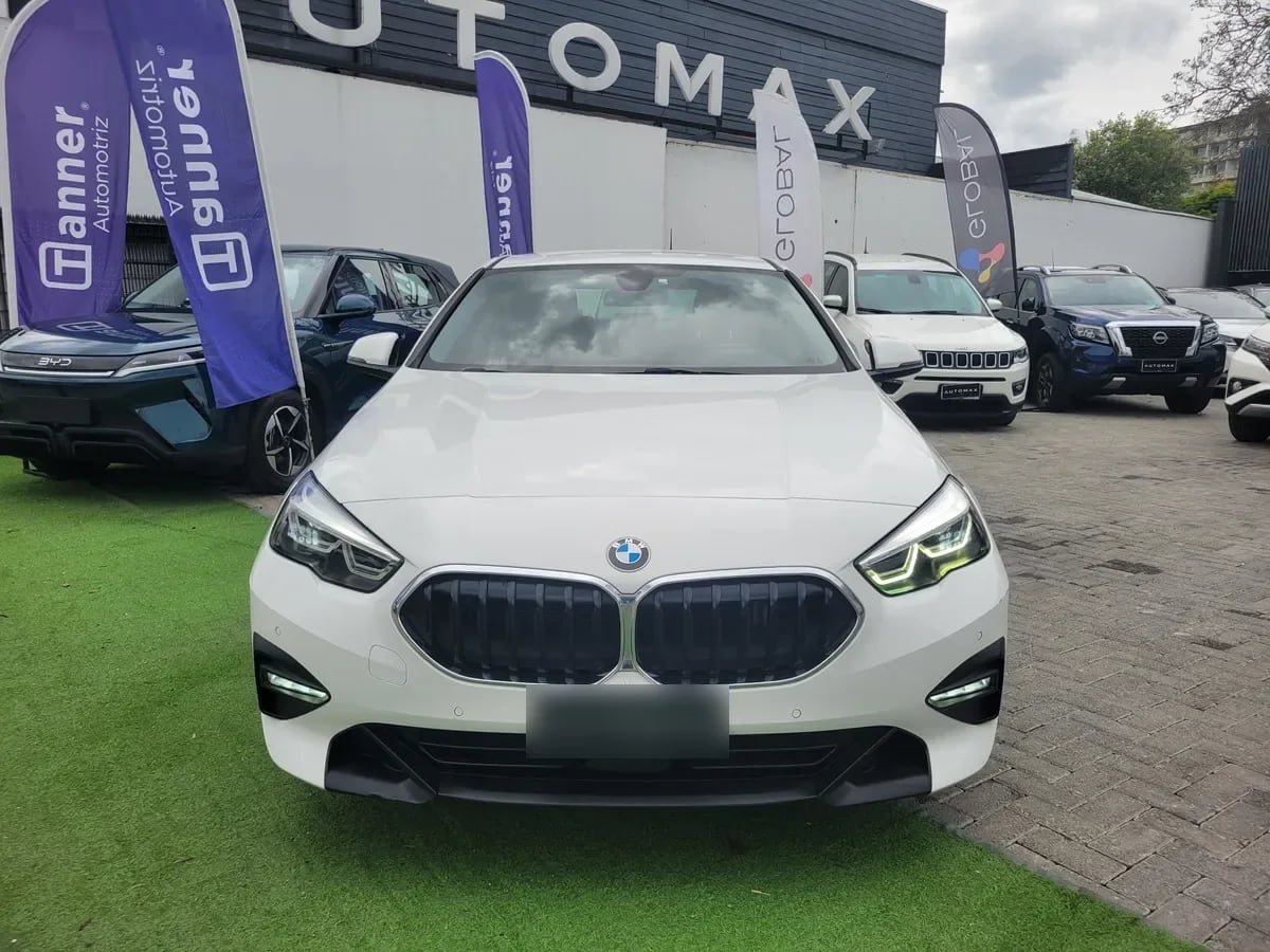 BMW 218  año 2021