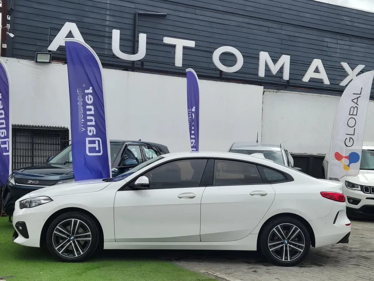 BMW 218  año 2021
