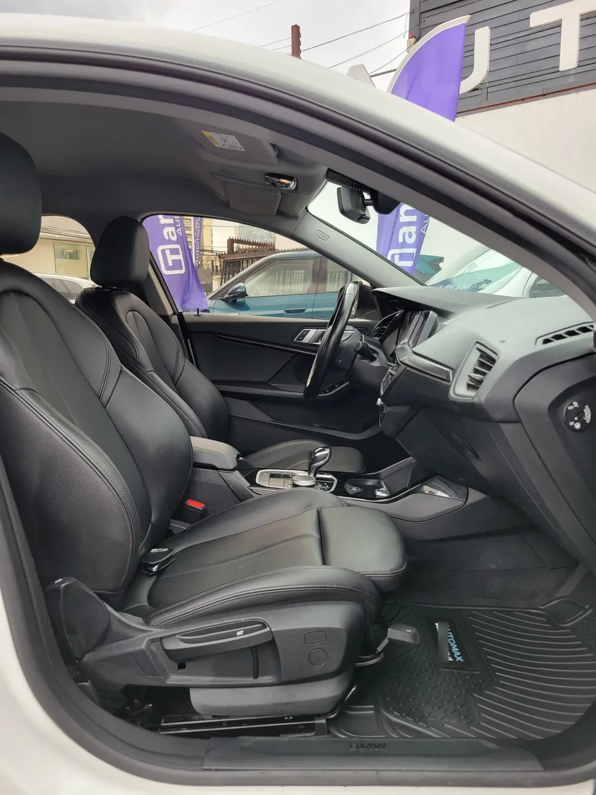 BMW 218  año 2021