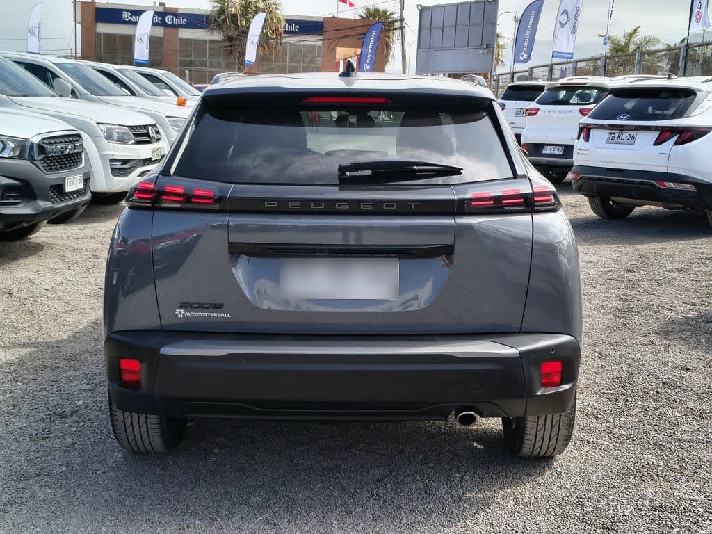 Peugeot 2008 Blue Hdi 1.5 Aut año 2025