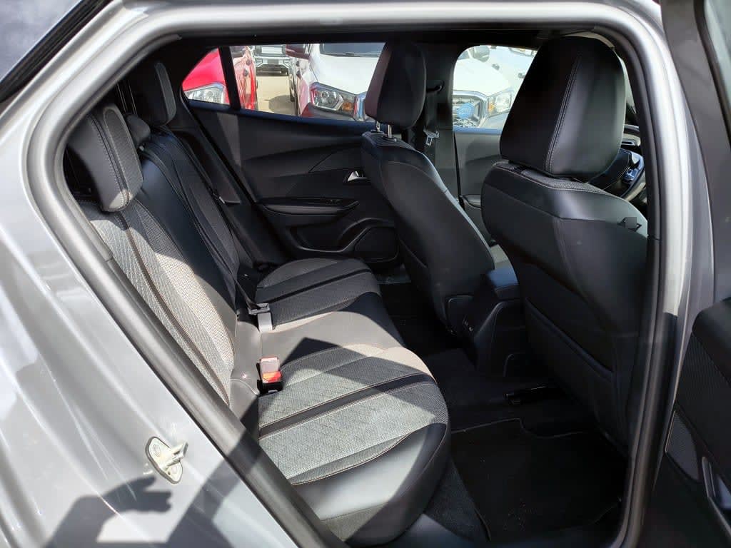 Peugeot 2008 Blue Hdi 1.5 Aut año 2025