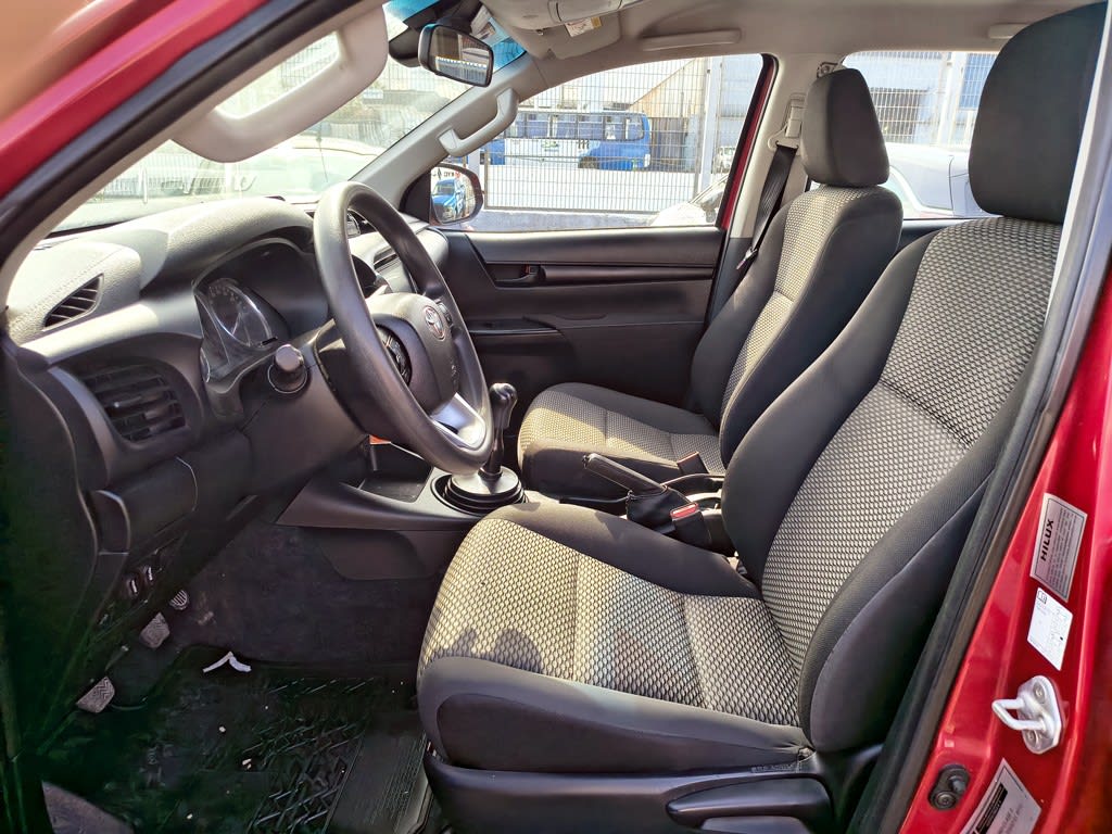 Toyota Hilux Dx Tss 2.4 Diesel 4x2 T/m año 2023