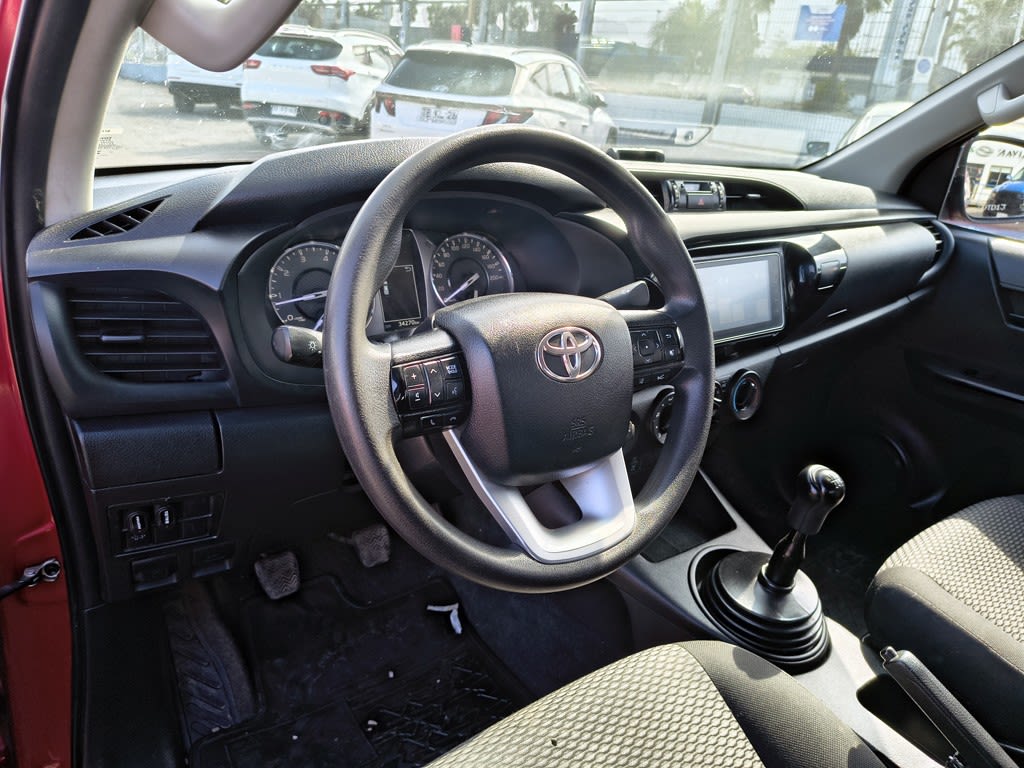Toyota Hilux Dx Tss 2.4 Diesel 4x2 T/m año 2023