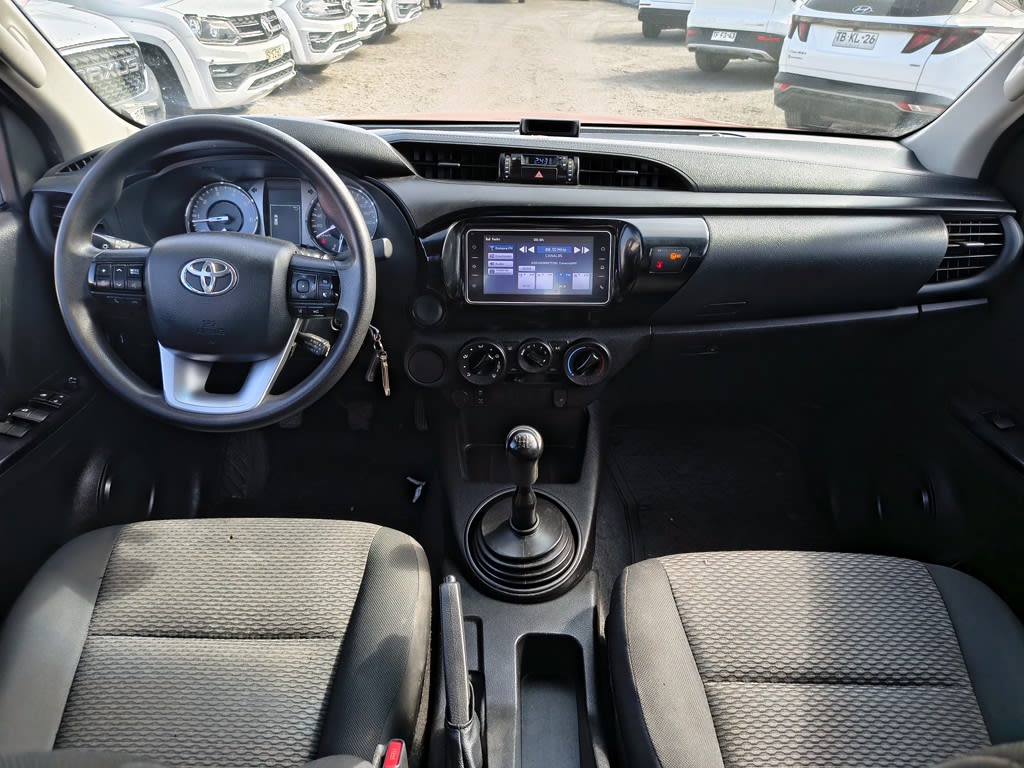 Toyota Hilux Dx Tss 2.4 Diesel 4x2 T/m año 2023