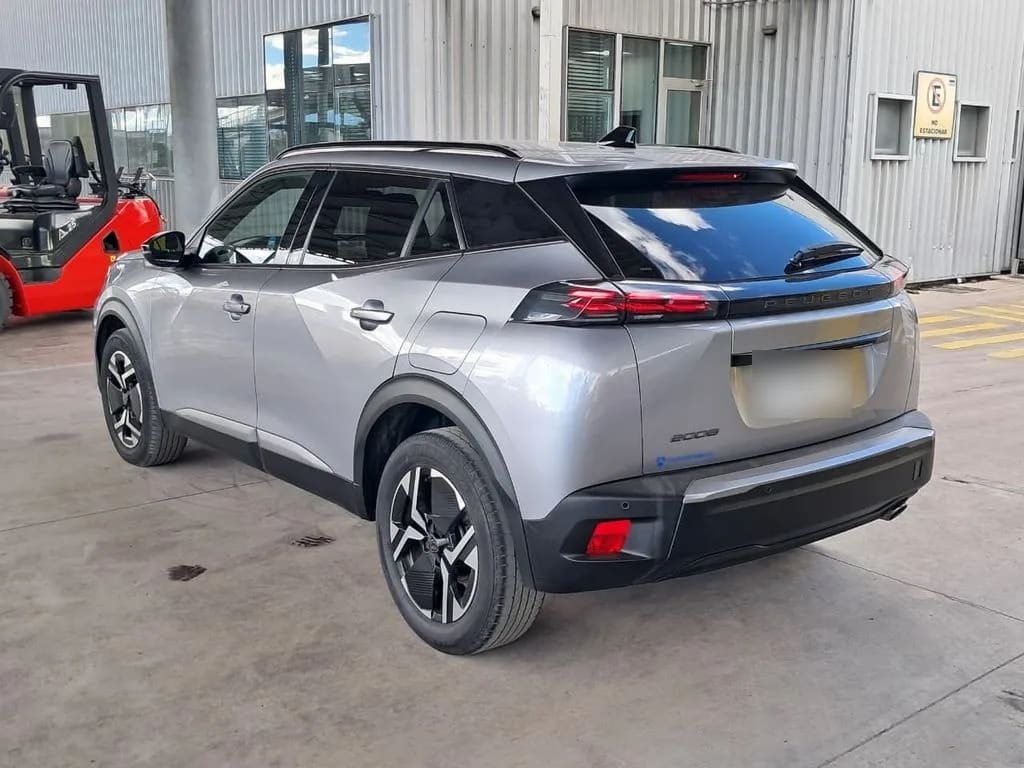 Peugeot 2008 1.5 Allure At Diesel 4x2 año 2025