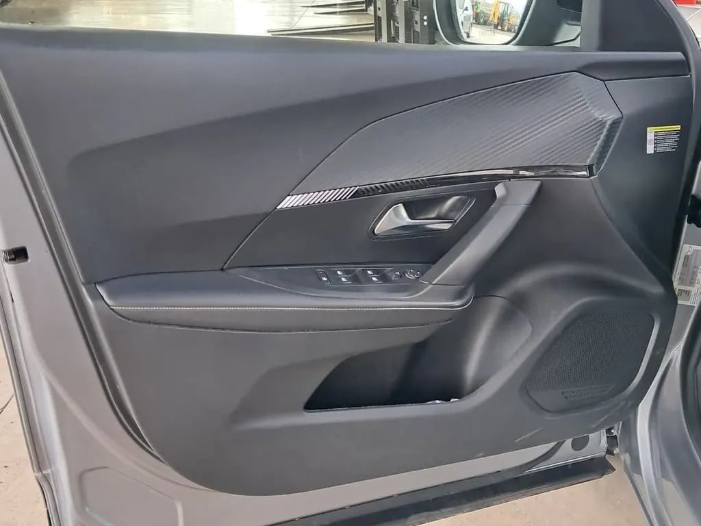 Peugeot 2008 1.5 Allure At Diesel 4x2 año 2025