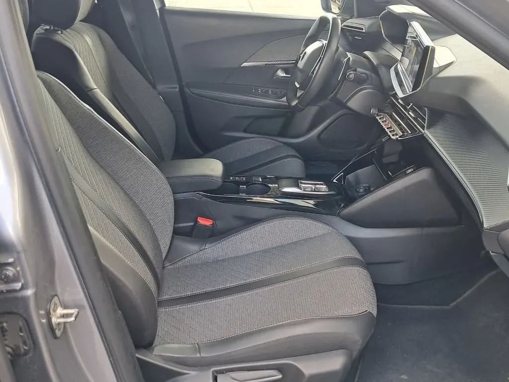 Peugeot 2008 1.5 Allure At Diesel 4x2 año 2025