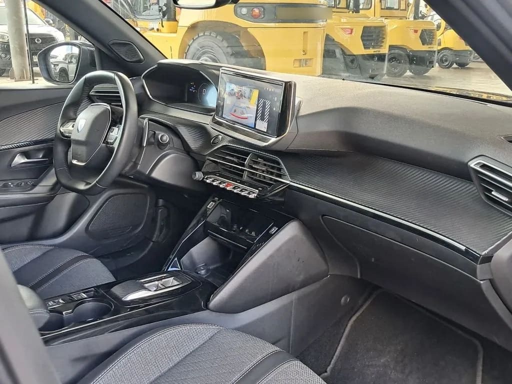 Peugeot 2008 1.5 Allure At Diesel 4x2 año 2025