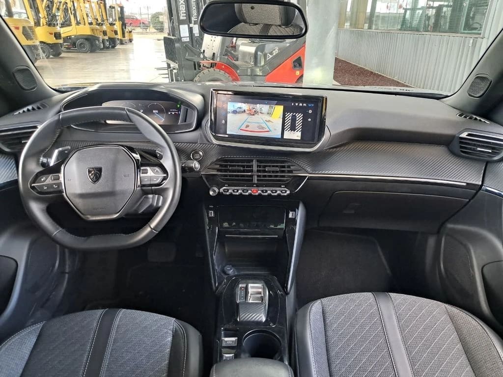 Peugeot 2008 1.5 Allure At Diesel 4x2 año 2025