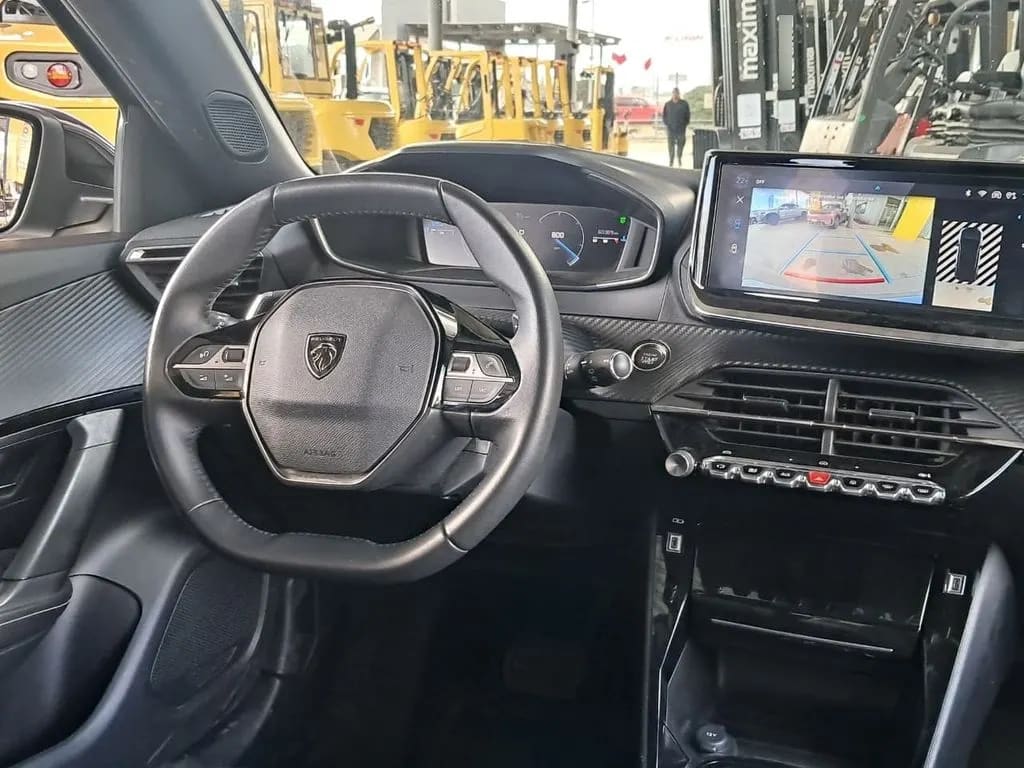 Peugeot 2008 1.5 Allure At Diesel 4x2 año 2025