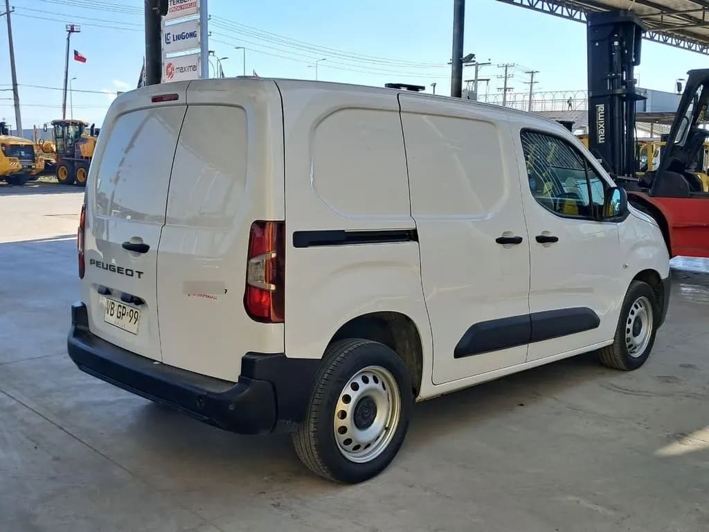 Peugeot Partner L1 1.5 Mt 4x2 año 2025